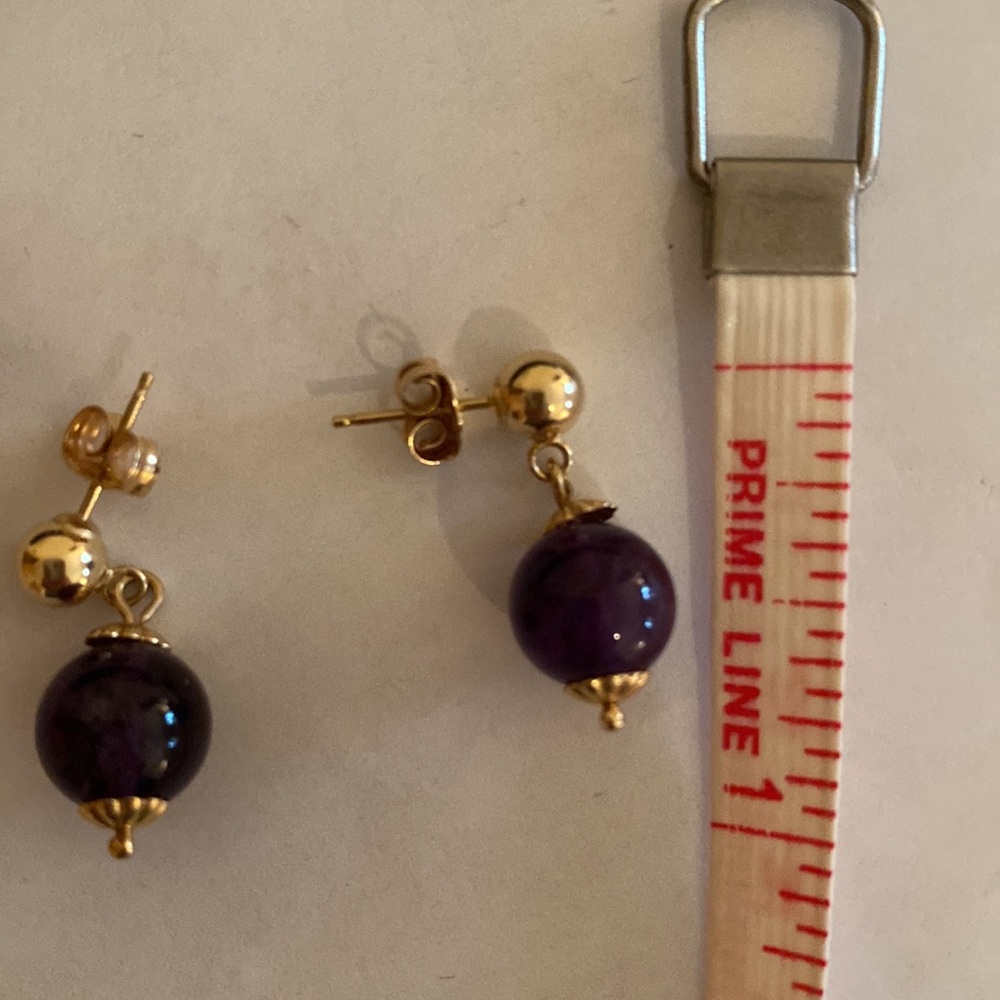 14 kt gold earrings with Purple bead - Picture 3 of 3
